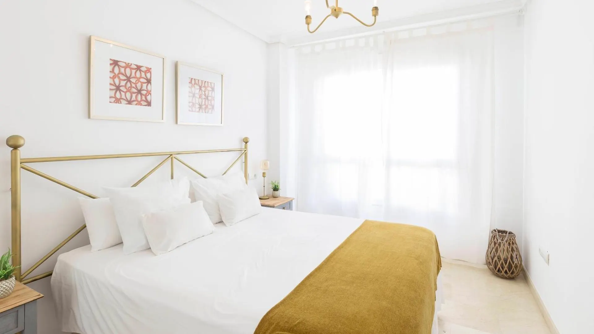 Sol Beach Benalmadena Suitemalaga Parking