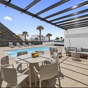 https://lanzarote-villas-the-mot-holidays.in-canary-islands.com